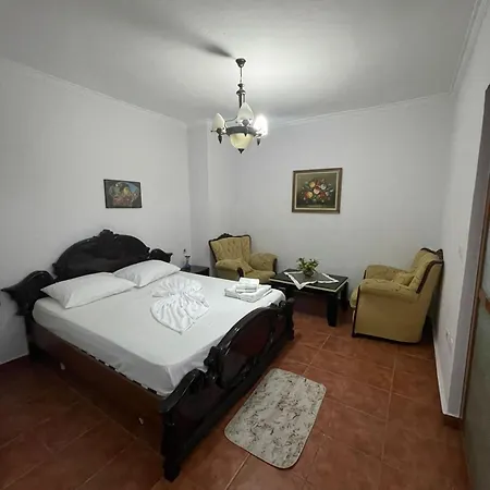 Two Bedroom Διαμέρισμα Τίρανα